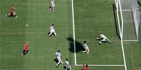 بالبلدي : فيديو
|
لاعب
الأرجنتين
يغادر
مصابًا
أمام
إسبانيا
في
نهائي
كأس
العالم