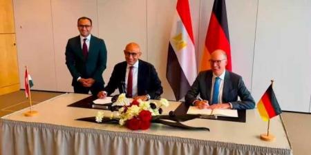 وزير
التعليم
يوقع
إعلان
نوايا
مشترك
مع
وزير
الدولة
بجمهورية
ألمانيا
الاتحادية
لتطوير
المدارس
الفنية