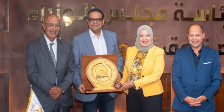 بالبلدي : «تطوير
      التعليم
      بالوزراء»
      يحتفل
      بتخريج
      أول
      دفعة
      من
      البرنامج
      المهني
      للمسوقين
      العقاريين