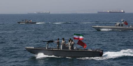 بالبلدي: إيران: "اندلاع حريق في ناقلة نفط بعد محاولتها عبور مسار مُفخخ بالألغام قرب هرمز"