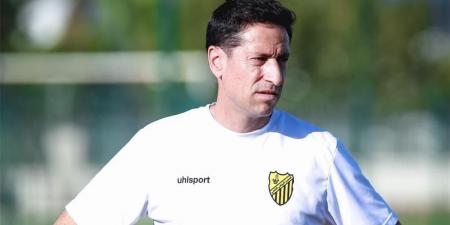 بالبلدي : مدرب
      المغرب
      الفاسي
      السابق
      يكشف
      حقيقة
      التفاوض
      معه
      لتدريب
      الزمالك