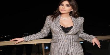 بالبلدي: إليسا
      تلهم
      المرأة
      العصرية
      بإطلالات
      كلاسيكية
      تجمع
      القوة
      والرقي