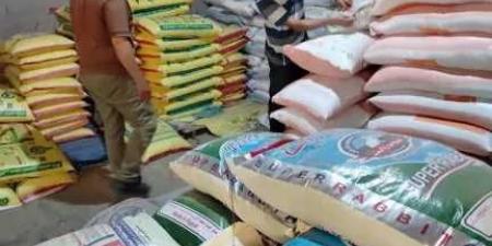 محافظ
      الغربية
      يتابع
      حملات
      الرقابة
      على
      مستلزمات
      الإنتاج
      الزراعي
      بعد
      ضبط
      عبوات
      من
      المبيدات
      والأسمدة
      المغشوشة