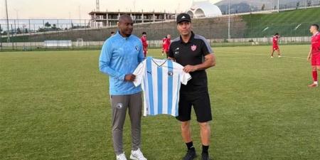 موكوينا
      يهدي
      الجهاز
      الفني
      لبيرسبوليس
      الإيراني
      قميص
      بيراميدز