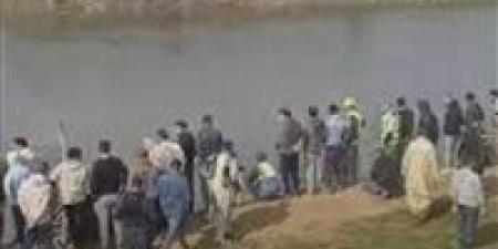 بالبلدي: مأساة
      في
      قنا..
      طفل
      يلقى
      مصرعه
      غرقًا
      أثناء
      الاستحمام
      بنهر
      النيل