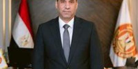 بالبلدي: وزير
العمل
يعتمد
6
ملايين
جنيه
لدعم
العمالة
غير
المنتظمة
وأسرهم