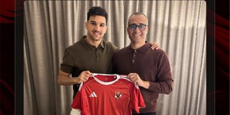 بالبلدي : أول
      تعليق
      من
      منصف
      بقرار
      بعد
      انضمامه
      إلى
      الأهلي