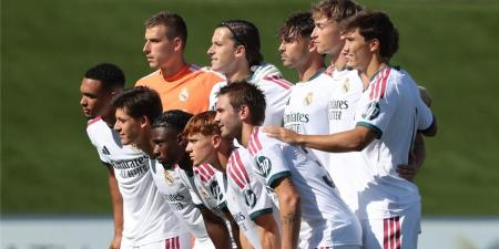 بالبلدي : قائمة
      ريال
      مدريد
      لمباراة
      فيورنتينا
      الودية..
      غياب
      لاعب
      لاقتراب
      رحيله