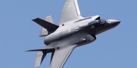 بالبلدي: تحطم مقاتلة أمريكية من طراز "F-35B" واشتعال النيران فيها بقاعدة في كاليفورنيا.. ما مصير الطيار؟