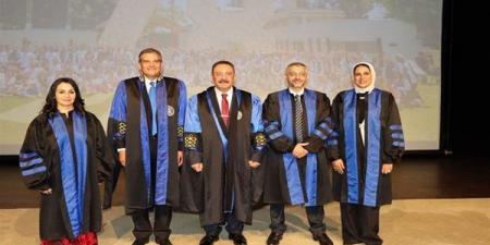 بالبلدي: جامعة
      الإسكندرية
      تواصل
      ريادة
      تصنيف
      طب
      الأسنان
      عربيًا
      وإفريقيًا
      وتحتفل
      بتخريج
      الدفعة
      الـ78