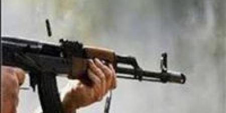 بالبلدي: مقتل
      وإصابة
      4
      أشخاص
      بينهم
      سيدة
      خلال
      مشاجرة
      مسلحة
      بين
      عائلتين
      بالفيوم