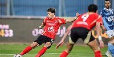 بالبلدي: رغم
      العرض
      السعودي..
      إمام
      عاشور
      يجدد
      عقده
      مع
      الأهلي
      بـ
      200
      مليون