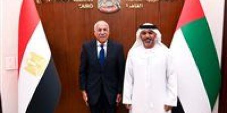 بالبلدي: رئيس
      الزمالك
      يشكر
      سفير
      الإمارات
      علي
      حسن
      الإستقبال