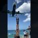 BELBALADY: طائرات تهبط فوق رؤوس المصطافين على شاطئ "ماهو" الكاريبي.. شاهد ما فعله هذا المصور وصديقته هناك
