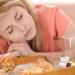 بالبلدي : هل يمكن أن يؤثر تناول أو شرب الكافيين قبل النوم على صحتك؟