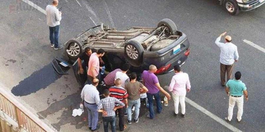 مصرع شخص وإصابة 6 آخرين إثر حادث انقلاب سيارة ملاكي في بني سويف