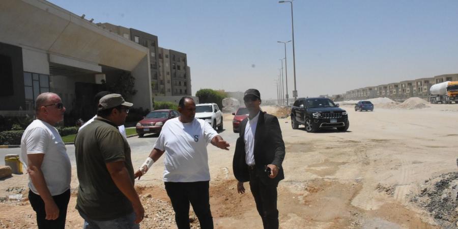 بالبلدي: الغيطي يتابع تكليفات وزير الإسكان لـ تطوير محاور الطرق بالقاهرة الجديدة