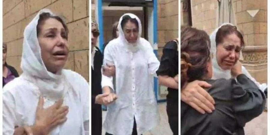 انهيار ماجدة نور الدين خلال تشييع جثمان نجلها أحمد سامي العدل