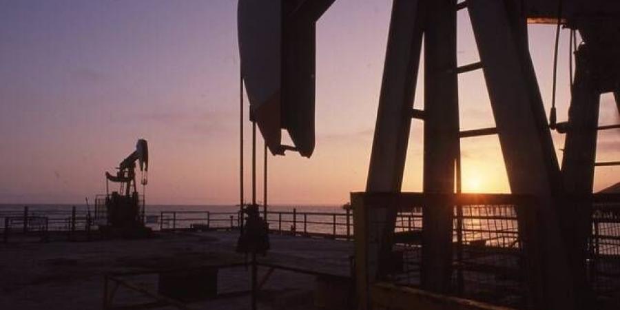 أسعار النفط ترتفع عند الإغلاق 2.3% بدعم توقعات تخفيض "أوبك +" للإمدادات بالبلدي | BeLBaLaDy