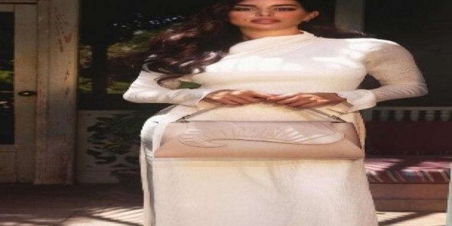 بالبلدي: صيحة الفساتين الطويلة الأنيقة صاحبت ياسمين صبري في 2023