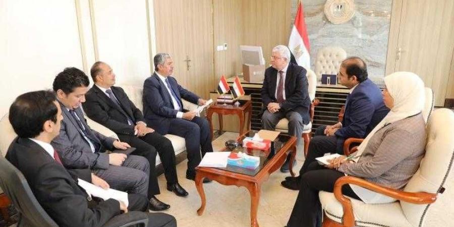 بالبلدي : وزير التعليم العالي يُناقش مع السفير اليمني بالقاهرة سُبل تعزيز التعاون المشترك