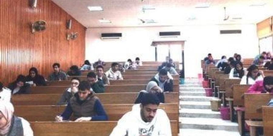 بالبلدي: كليات جامعة القاهرة تواصل تنظيم ماراثون امتحانات الميد تيرم