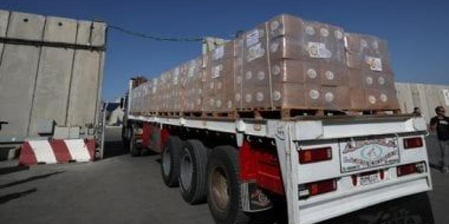 بالبلدي: مراسل "إكسترا نيوز": 81 شاحنة مساعدات عبرت معبر رفح اليوم لغزة