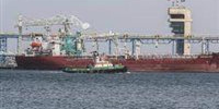 بالبلدي: الحرس الثوري الإيراني يحتجز سفينة شحن مرتبطة بإسرائيل