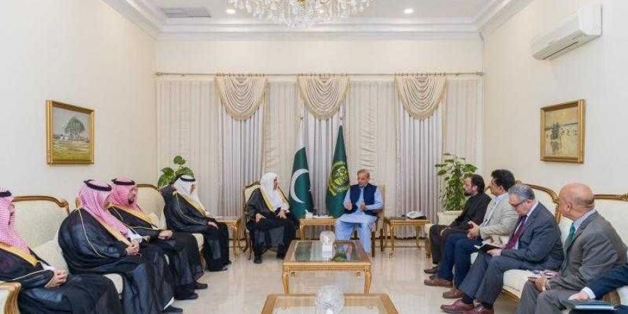 بالبلدي : رئيس الوزراء الباكستاني يستقبلُ أمينَ عام رابطة العالم الإسلامي