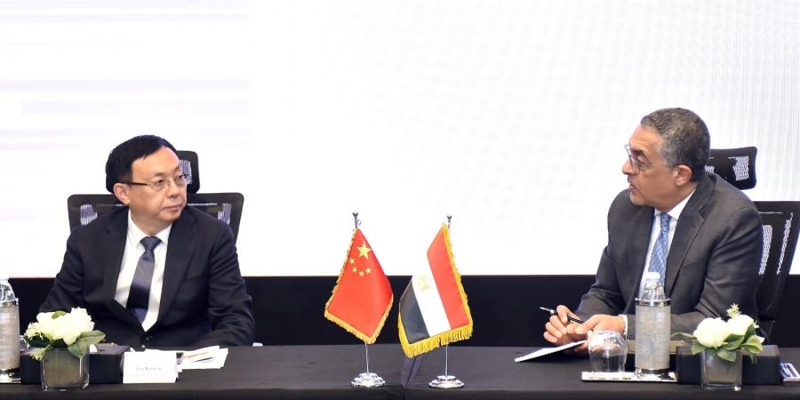 بالبلدي: رئيس هيئة الاستثمار يلتقى وفد المجلس الصيني للمنسوجات والملابس الجاهزة