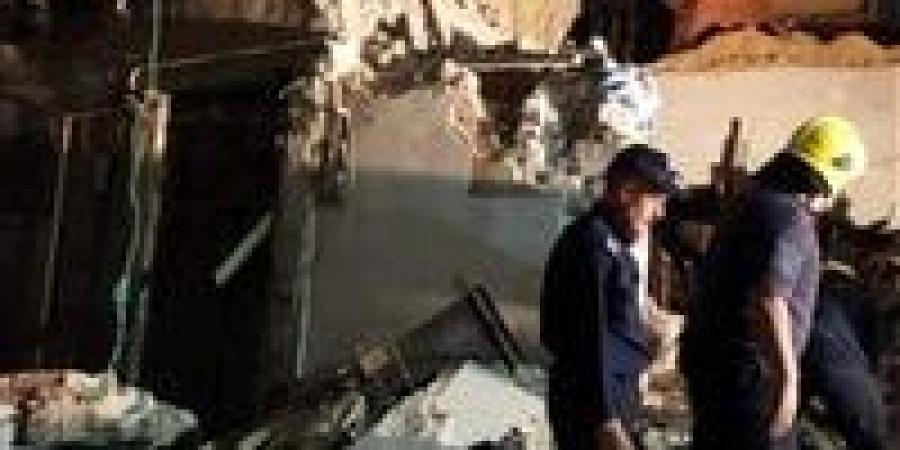 بالبلدي : العثور على جثمانين أسفل عقار الإسكندرية المنهار