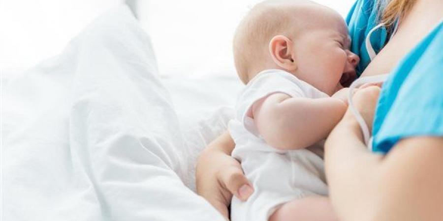 بالبلدي : ما سبب بكاء الطفل عند الرضاعة الطبيعية؟