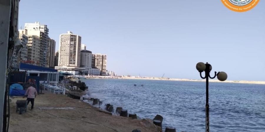 بالبلدي: بالصور.. شواطئ الإسكندرية تستقبل زوار أول أيام عيد الأضحى