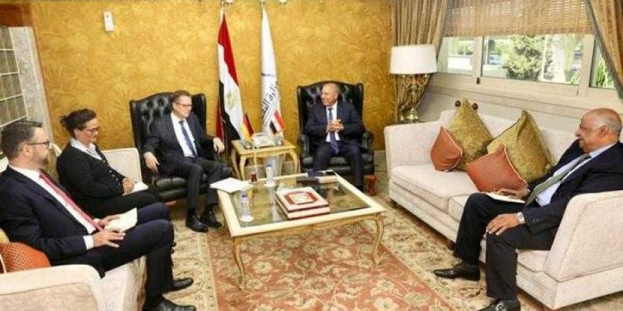 بالبلدي : وزير النقل يبحث مع السفير الالماني بالقاهرة تعزيز التعاون المشترك في مجالات النقل المختلفة