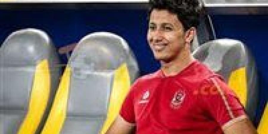بالبلدي: عمرو
      جمال:
      الشيبي
      كوالتي
      بيكهام
      وكنت
      رايح
      بيراميدز
      عشانه