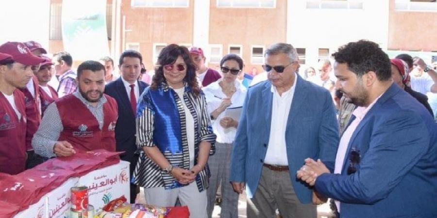 بالبلدي: محافظ
      الإسكندرية
      و
      رئيس
      التحالف
      الوطني
      يطلقان
      قافلة
      تنموية
      شاملة
      بحي
      شرق