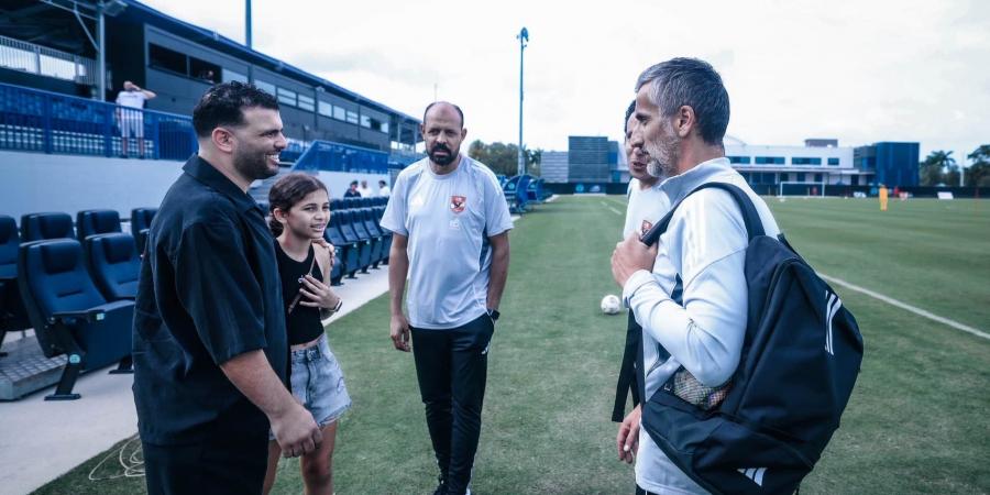 بالبلدي: 3
      أسباب
      وراء
      توديع
      الأهلي
      كأس
      العالم
      إكلينيكياً..
      أغرب
      قرارات
      الخطيب
      والمدير
      الرياضي