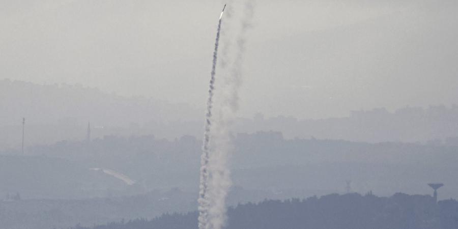 belbalady أضرار في مناطق بإسرائيل جراء هجوم إيراني جديد.. ومراسل CNN يصف المشهد بحيفا