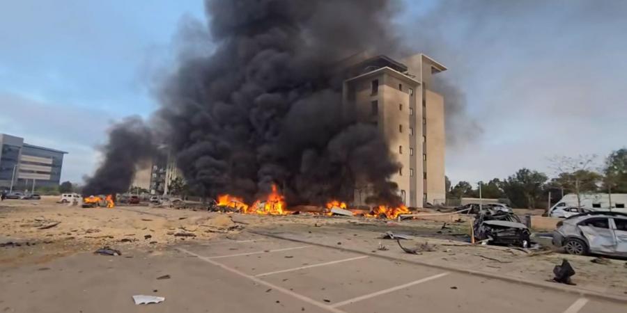 بالبلدي: صاروخ إيراني يضرب مجمعًا تكنولوجيًا يضم مكاتب مايكروسوفت بجنوب إسرائيل