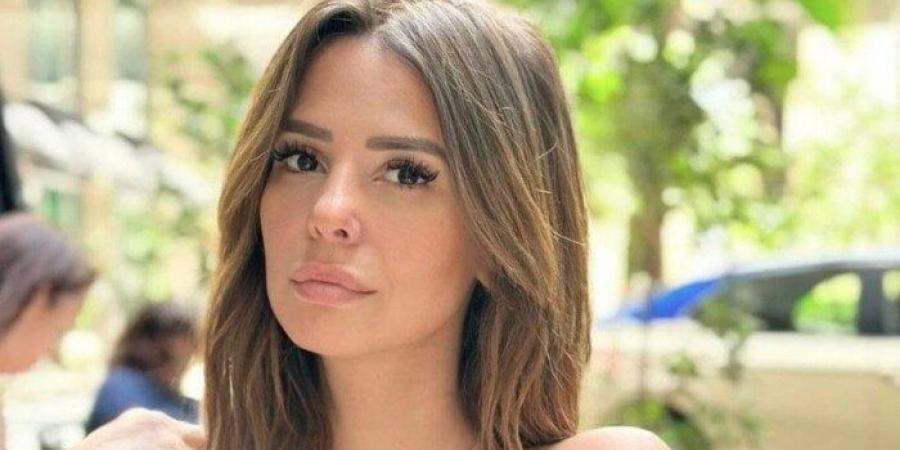 بالبلدي: وسط
      الأبقار..
      إيمان
      العاصي
      تستمتع
      بإجازتها
      في
      الريف
      الأوروبي
      «صور»