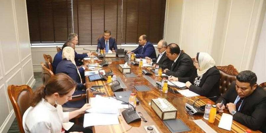 بالبلدي : وزير
      الزراعة
      يبحث
      تعزيز
      التعاون
      مع
      البنك
      الدولي
      لدعم
      جهود
      التنمية
      الزراعية
      في
      مصر