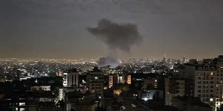 بالبلدي: أستاذ
      علوم
      سياسية
      يكشف
      السيناريوهات
      المتوقعة
      لحرب
      إيران
      وإسرائيل
      «فيديو»