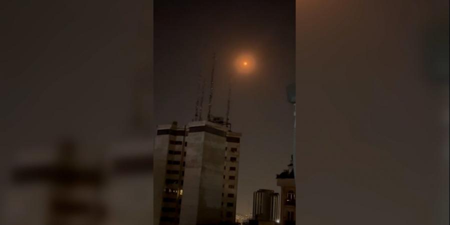 belbalady فريق CNN يسمع دوي انفجارات قوية شرق طهران في إيران.. شاهد ما رصدته الكاميرا