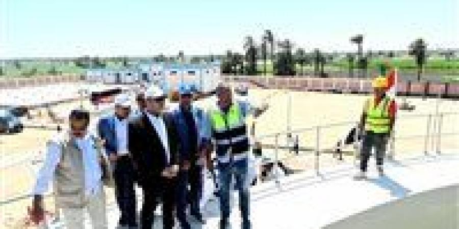بالبلدي: وزير
      الإسكان
      يتفقد
      محطة
      معالجة
      صرف
      صحي
      برطباط
      في
      مركز
      مغاغة