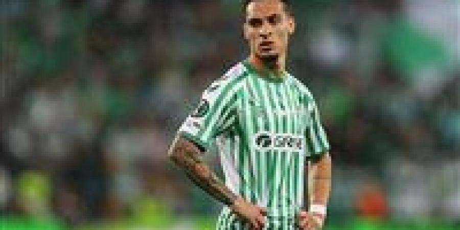 بالبلدي: أنتوني
      يفضل
      البقاء
      في
      الليجا..
      واهتمام
      إيطالي
      لا
      يغير
      موقفه
