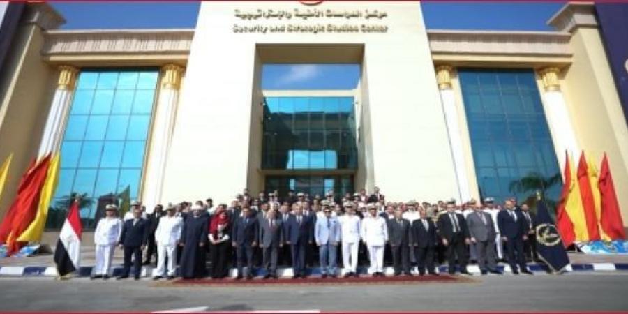 بالبلدي : أكاديمية
      الشرطة
      تستقبل
      الملتقى
      الثاني
      للمواطنة
      الرقمية