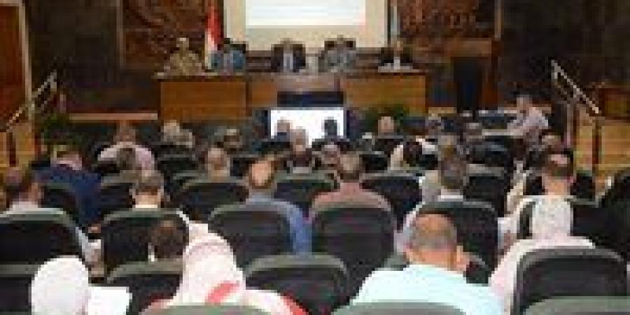 بالبلدي: محافظ
      الغربية
      يترأس
      اجتماع
      المجلس
      التنفيذي
      بحضور
      قيادات
      المحافظة
      وأعضاء
      البرلمان