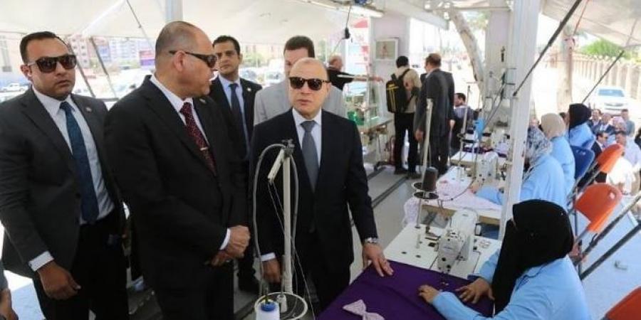 بالبلدي: جولة
      ميدانية
      لوزير
      العمل
      ومحافظ
      كفرالشيخ
      داخل
      ورش
      التدريب
      المتنقلة
      لدعم
      سوق
      العمل