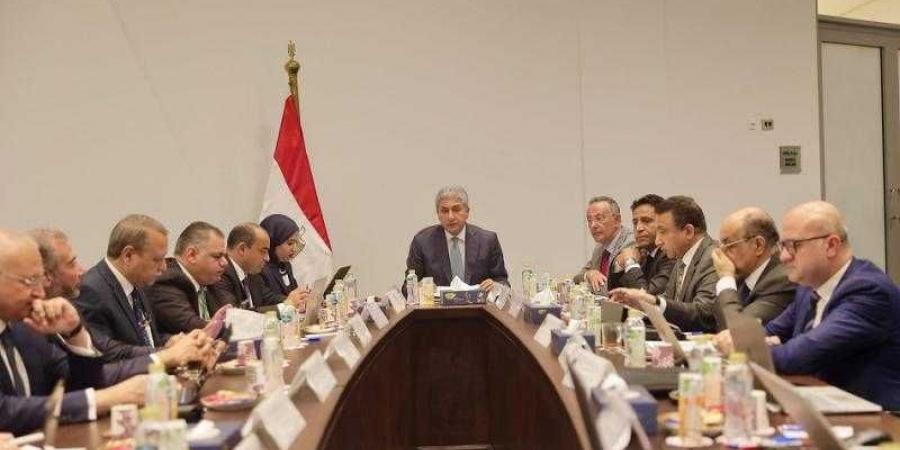 بالبلدي : وزير
      السياحة
      والآثار
      يترأس
      اجتماع
      مجلس
      إدارة
      هيئة
      المتحف
      المصري
      الكبير