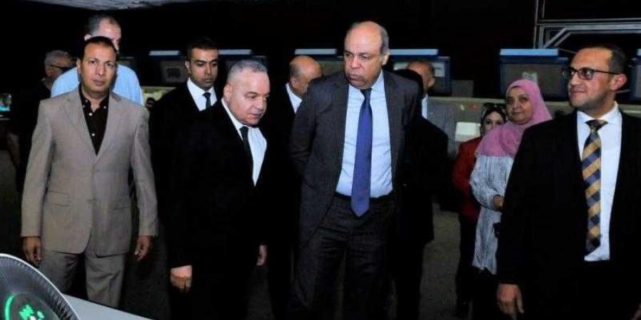 بالبلدي : الحفني:
      المراقبون
      الجويون
      المصريون
      واجهوا
      التحديات
      بكفاءة
      واحترافية
      عالية؛
      فهم
      ركيزة
      أساسية
      من
      ركائز
      السلامة
      الجوية
      فى
      مصر